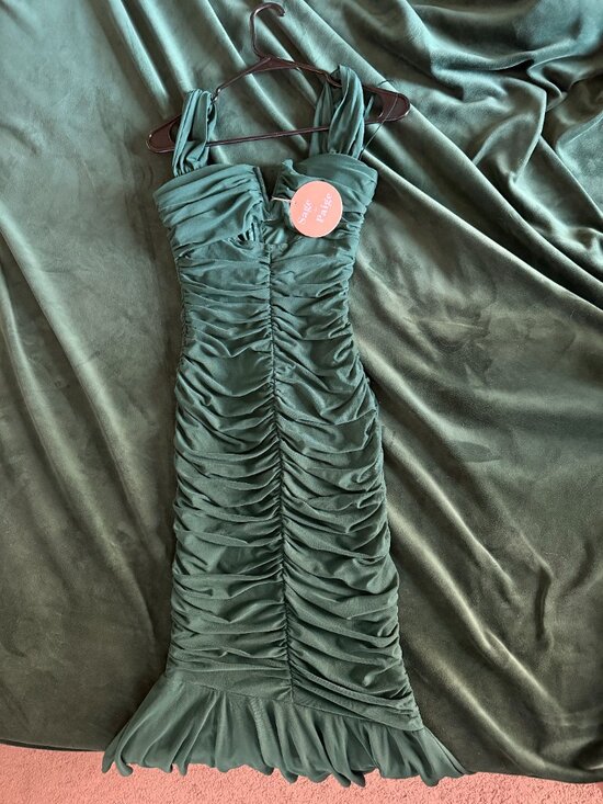 Eternal Muse Maxi Dress- Forrest Green- NWT- Med. - Picture 5 of 5